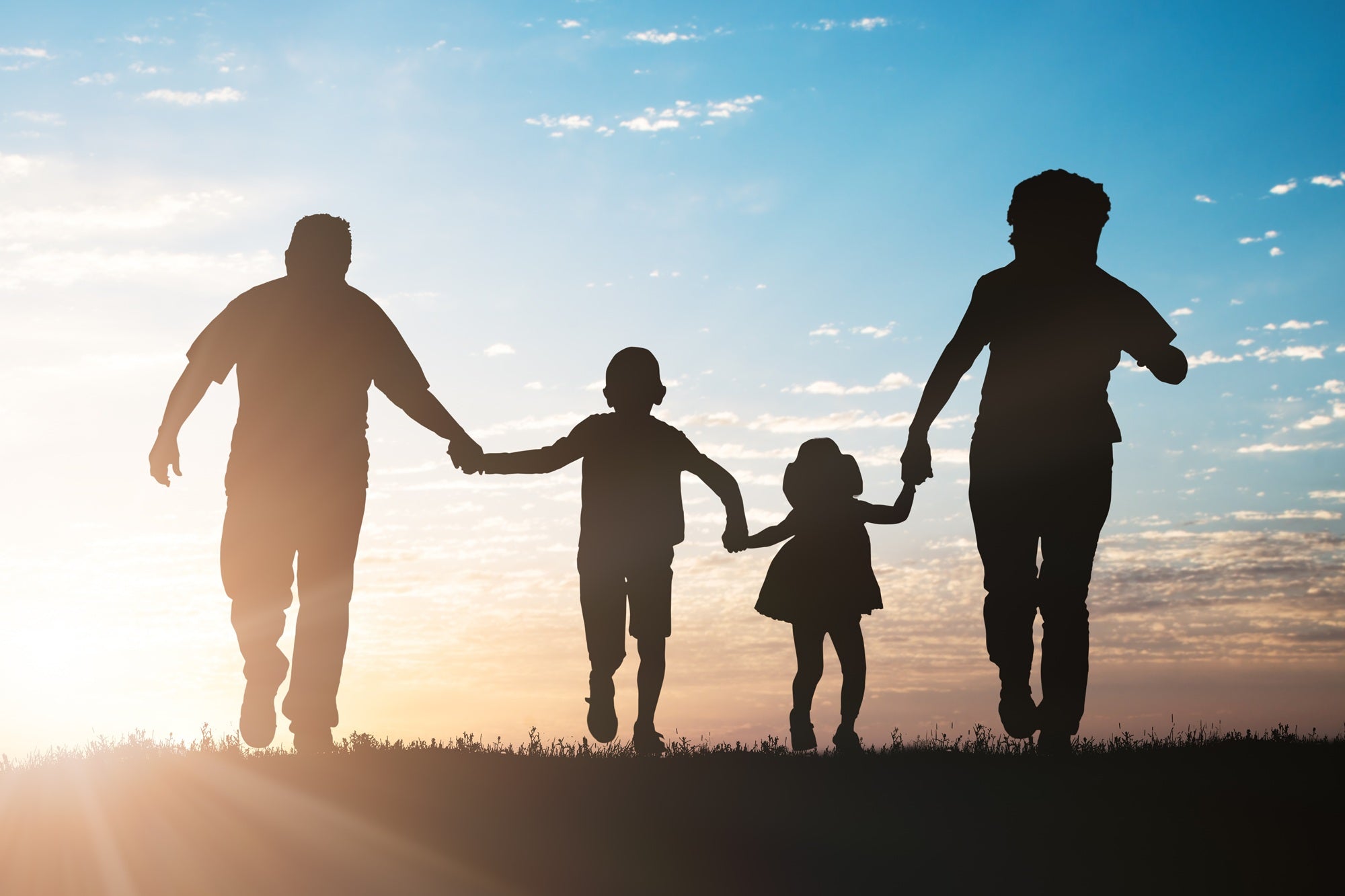 両親に絵画を贈ろう|感謝が伝わるおすすめ作品やオーダーメイド絵画をご紹介