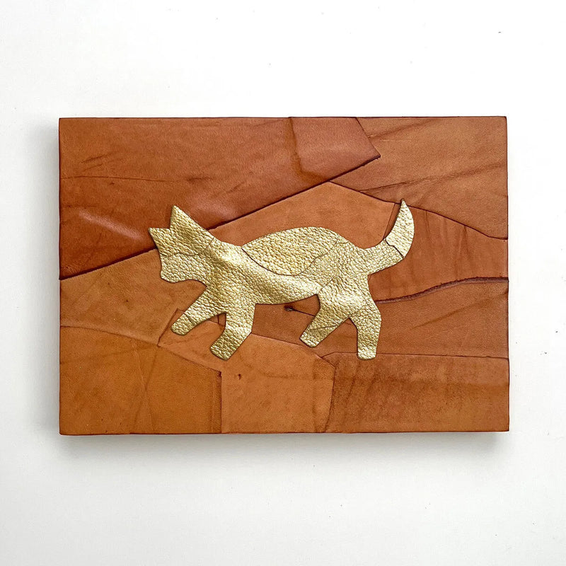 レザーのコラージュアート(歩くネコ) 革 A5サイズ 木製パネル レザーのコラージュアート(歩くネコ) 革 A5サイズ 木製パネル