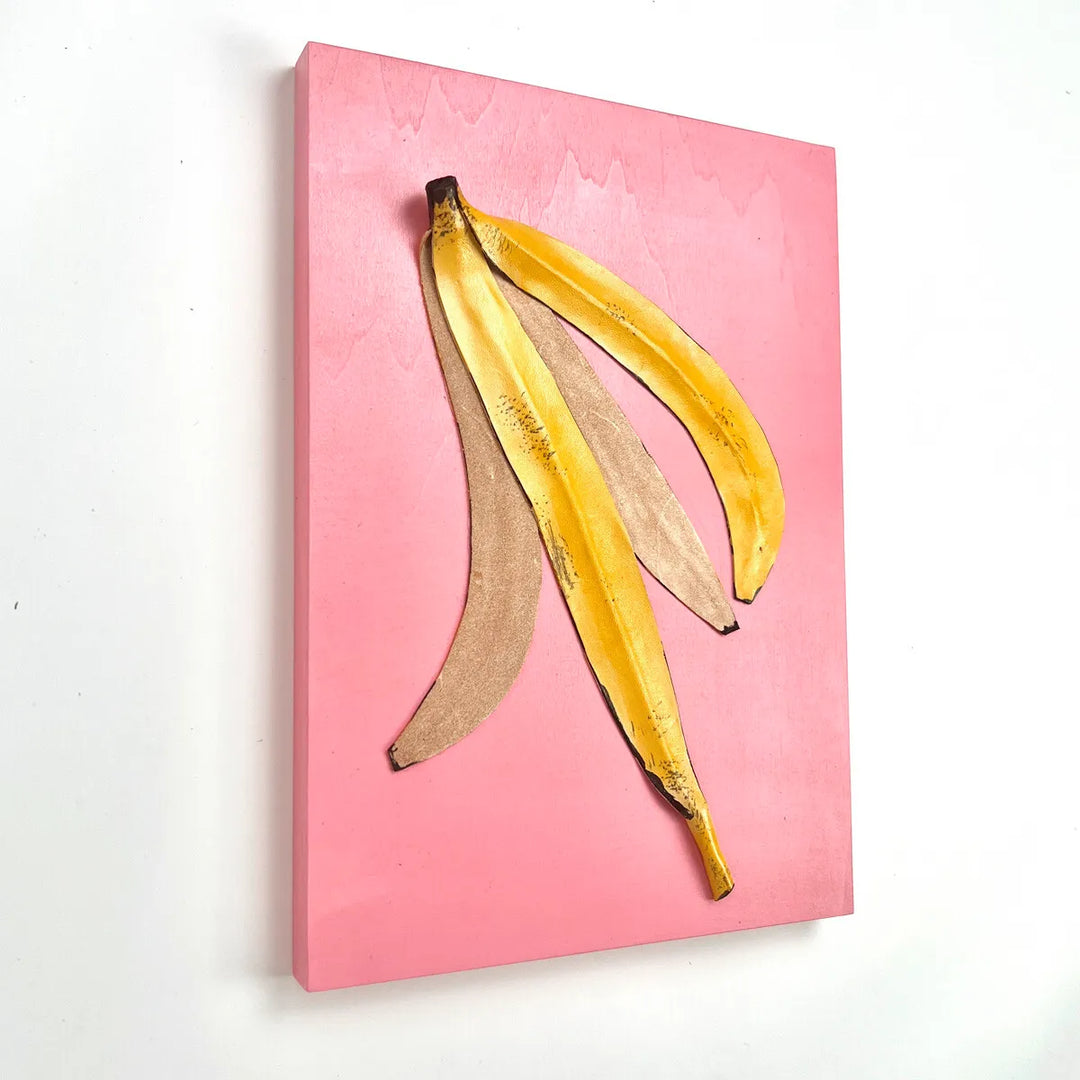 レザーで作られたバナナのアートパネル（ピンク）革 A4サイズ 木製