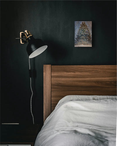 青いオーロラと星屑のクリスマスツリー