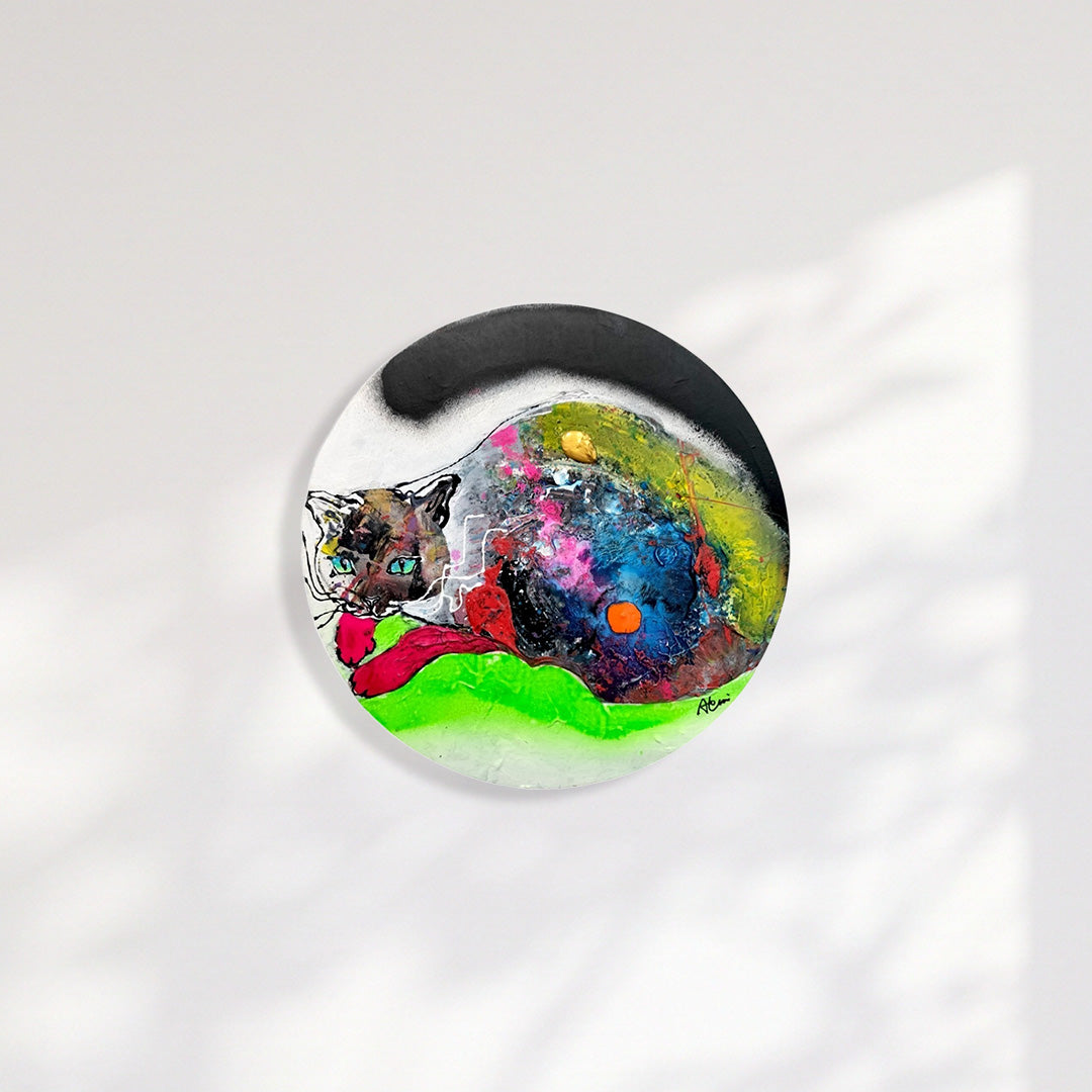 宇宙を持つ猫／碧見うみ｜アート絵画・販売通販WASABI(ワサビ)
