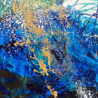 八月