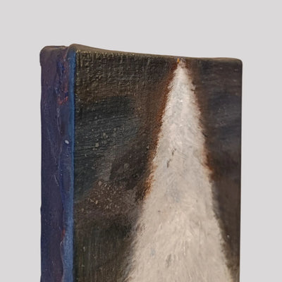 小さな雪のクリスマスツリー