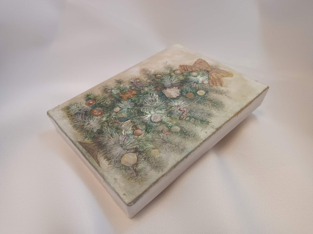 クッキーとミルクティーの小さなクリスマスツリー／MiuMiu｜アート絵画